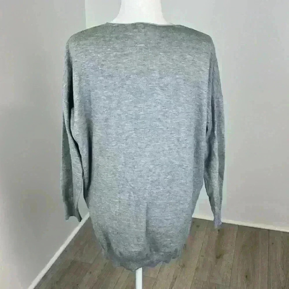 FAVLUX Grey V-Neck Pullover Sweater Size Large - Picture 4 of 8